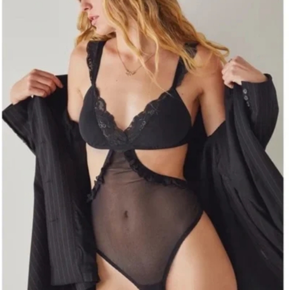 NWT HAH free people Sheer Lace Lingerie Bodysuit Cutout Ruffle‎ Trim Teddy XS - Picture 1 of 7